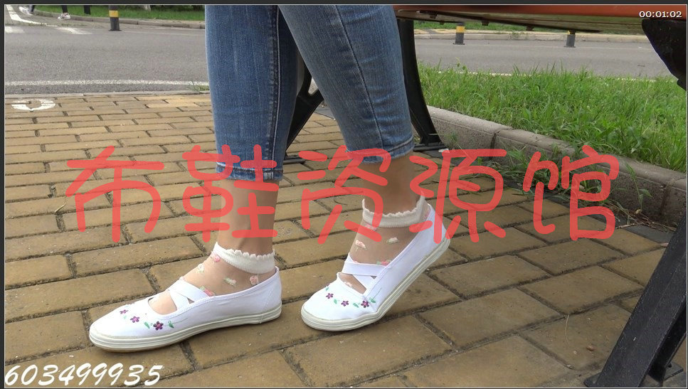 超甜重庆女孩 交叉带布鞋 1080P分辨率  10分21秒/751MB