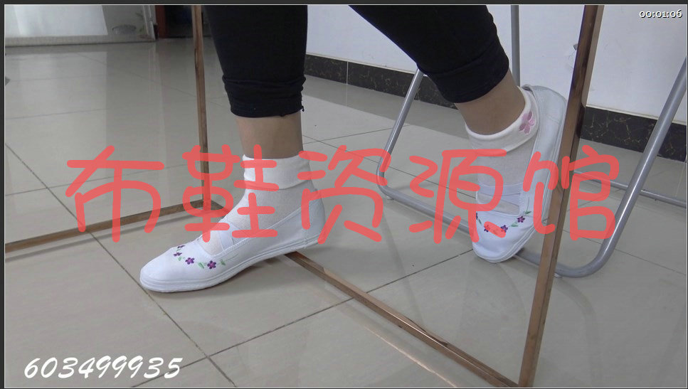 大密范美女的交叉带布鞋展示 1080P分辨率  11分02秒/872MB